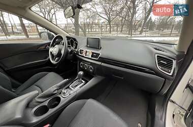 Седан Mazda 3 2015 в 