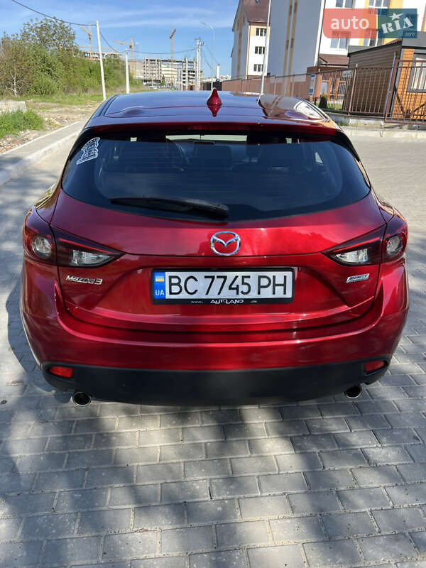 Хэтчбек Mazda 3 2015 в Львове