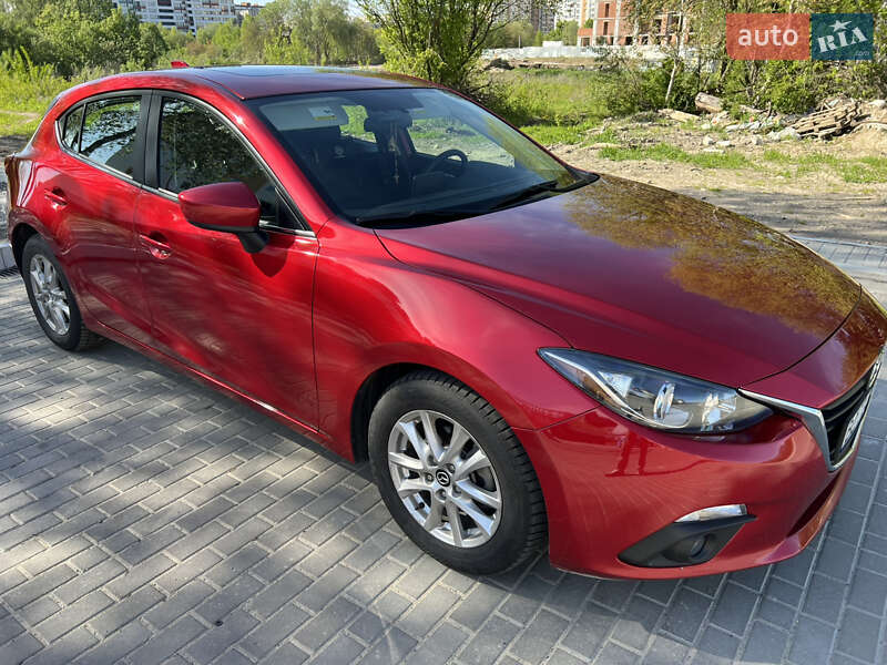 Хэтчбек Mazda 3 2015 в Львове