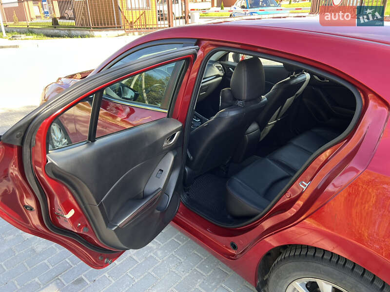 Хэтчбек Mazda 3 2015 в Львове