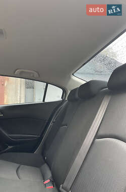 Седан Mazda 3 2014 в 