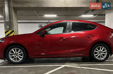 Седан Mazda 3 2018 в 