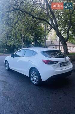 Хэтчбек Mazda 3 2015 в 