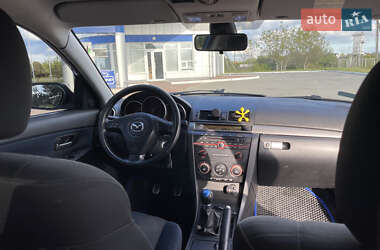 Седан Mazda 3 2004 в 