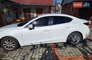 Седан Mazda 3 2015 в Виннице