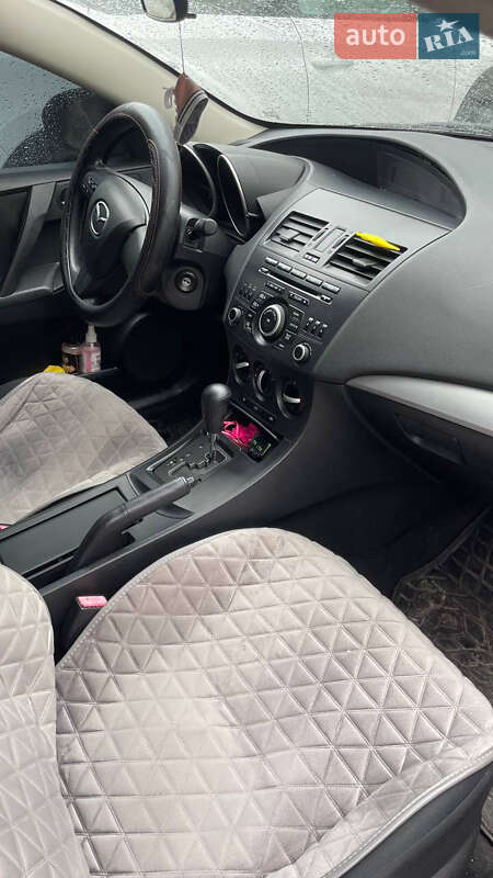 Седан Mazda 3 2013 в Запорожье