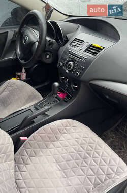 Седан Mazda 3 2013 в 