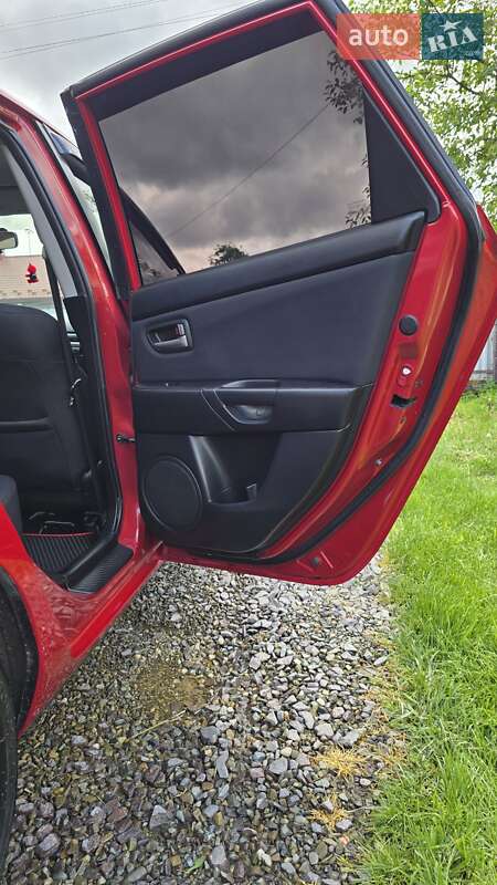 Хетчбек Mazda 3 2006 в Снятині