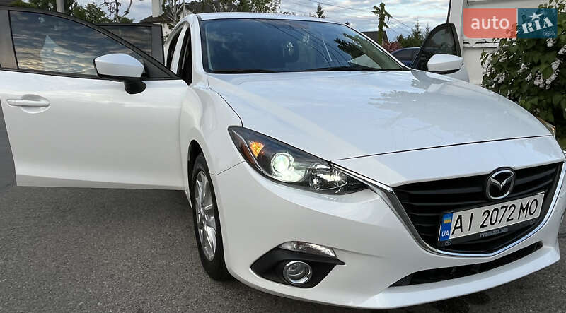 Седан Mazda 3 2015 в Василькові