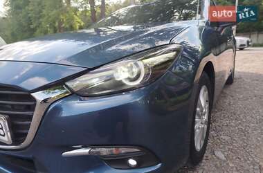 Седан Mazda 3 2018 в 