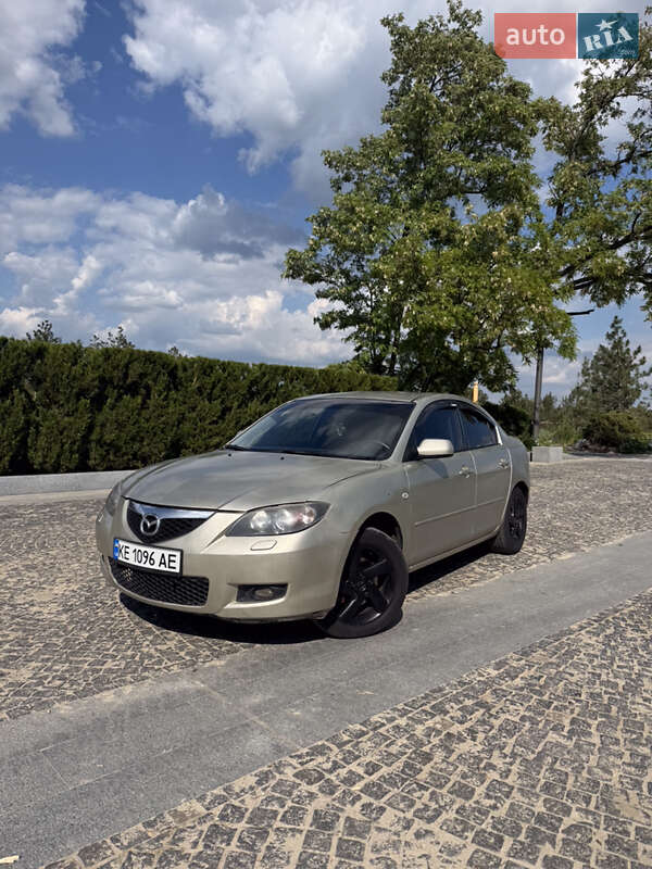 Седан Mazda 3 2006 в Днепре