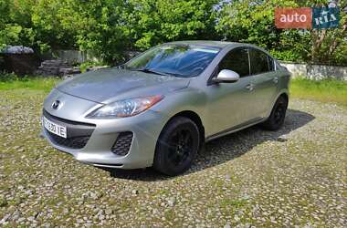 Седан Mazda 3 2012 в Городенке