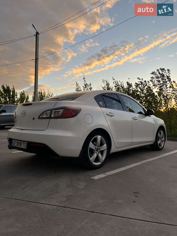 Седан Mazda 3 2009 в 