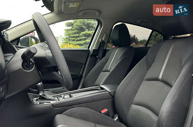 Седан Mazda 3 2016 в 
