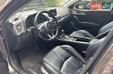 Седан Mazda 3 2017 в 
