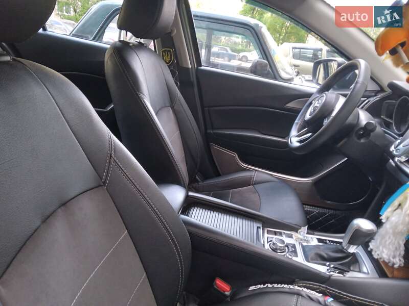 Седан Mazda 3 2016 в Виннице