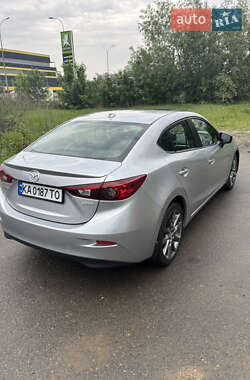 Седан Mazda 3 2018 в 