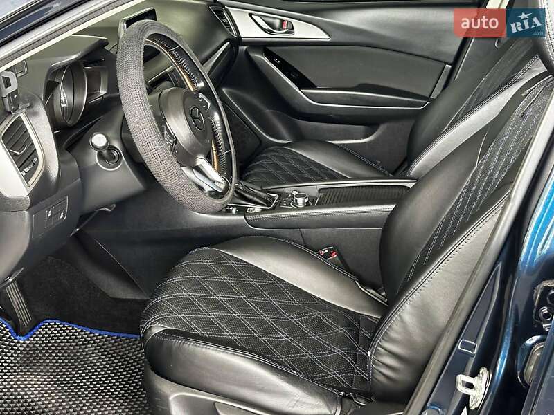 Седан Mazda 3 2018 в Одессе
