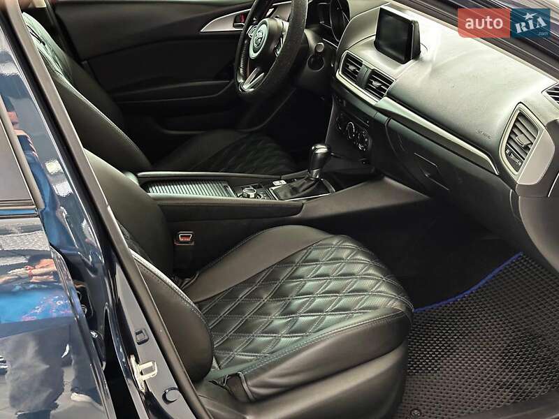 Седан Mazda 3 2018 в Одессе