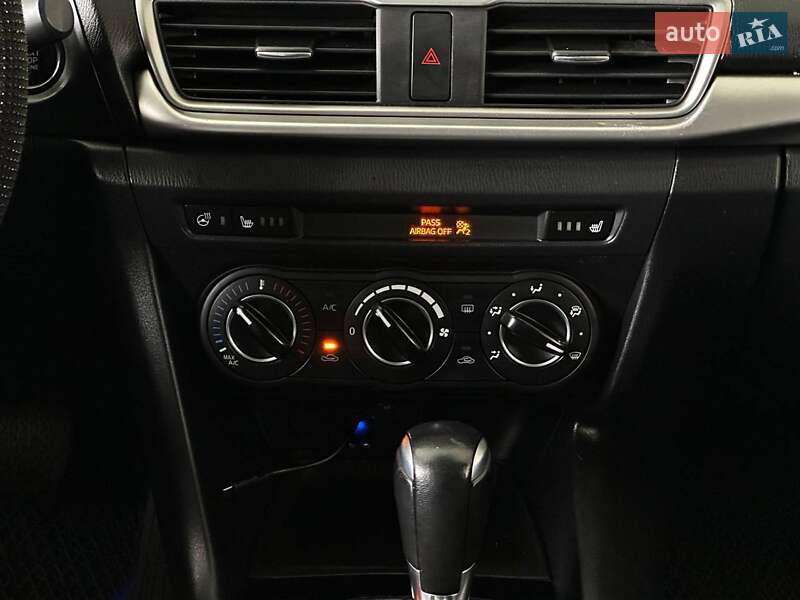 Седан Mazda 3 2018 в Одессе