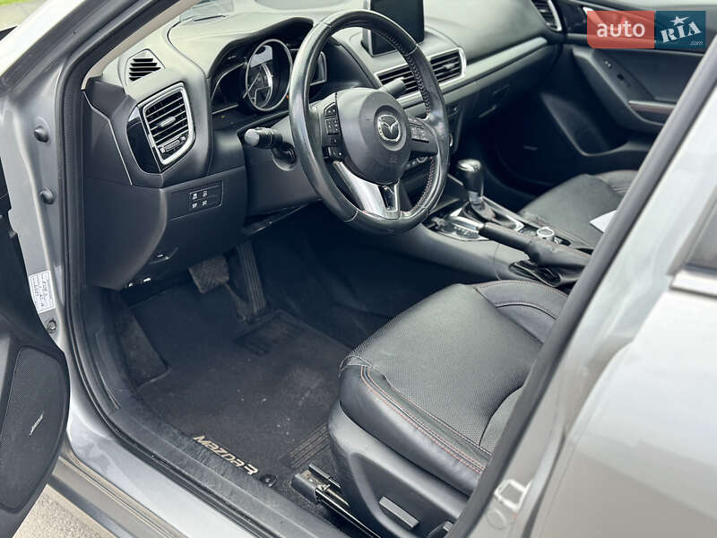Седан Mazda 3 2014 в Киеве
