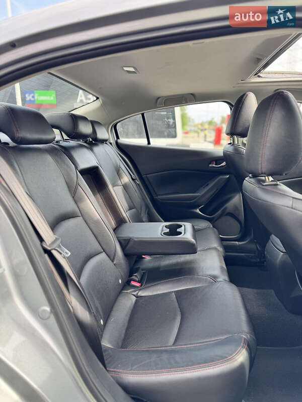 Седан Mazda 3 2014 в Киеве