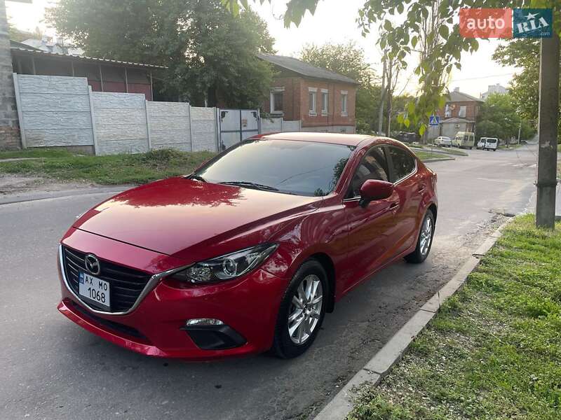 Седан Mazda 3 2015 в 