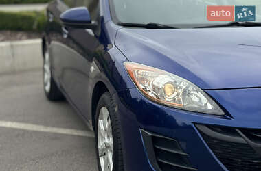 Хэтчбек Mazda 3 2010 в 