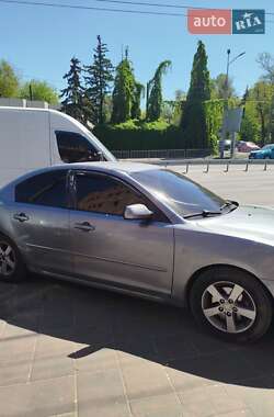 Седан Mazda 3 2004 в 