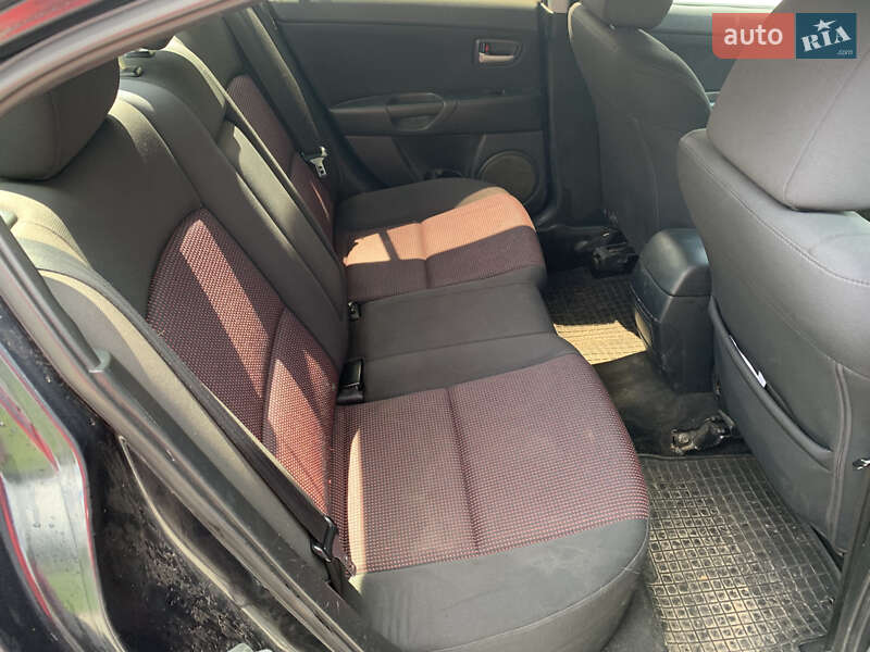Седан Mazda 3 2004 в Виннице