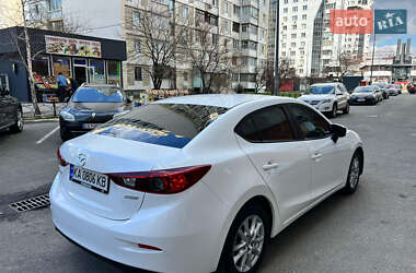Седан Mazda 3 2015 в 