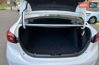 Седан Mazda 3 2015 в 