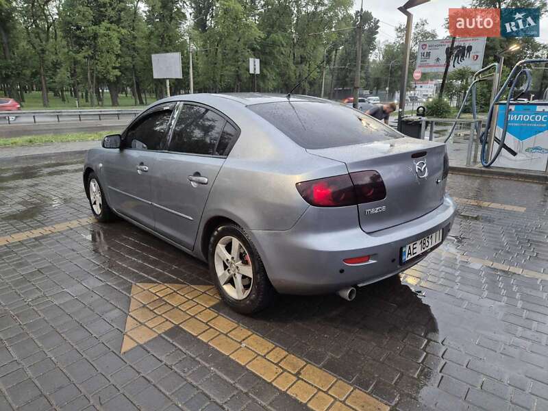 Седан Mazda 3 2004 в Дніпрі