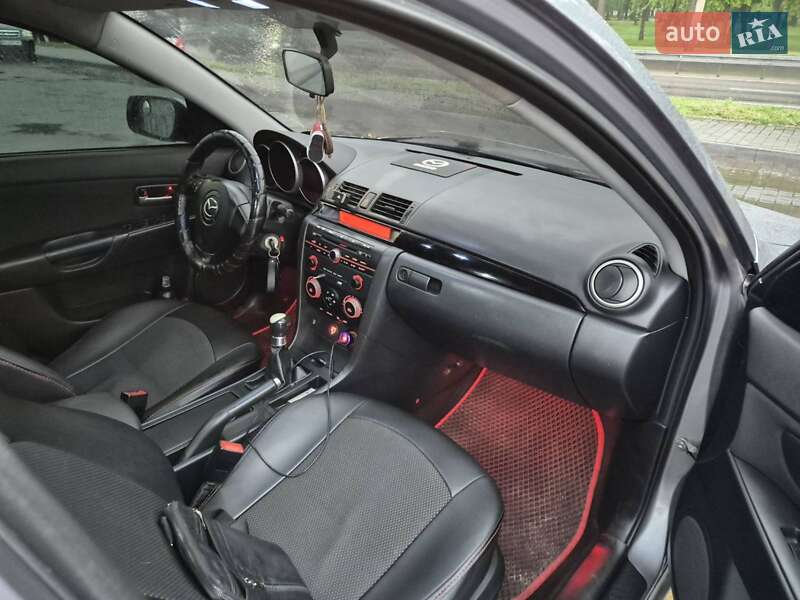 Седан Mazda 3 2004 в Дніпрі