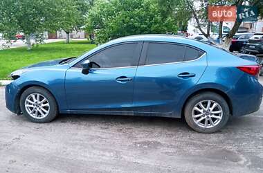 Седан Mazda 3 2017 в Острозі