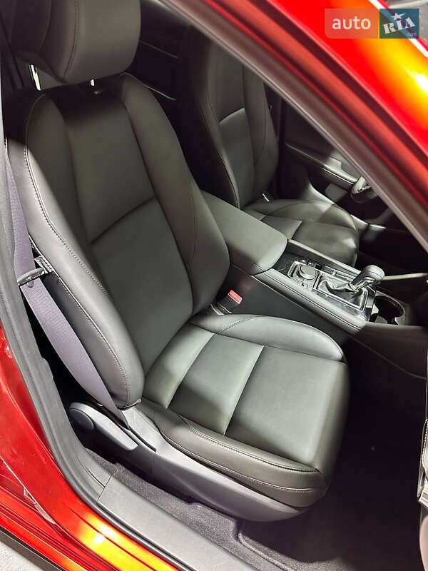 Седан Mazda 3 2019 в Киеве