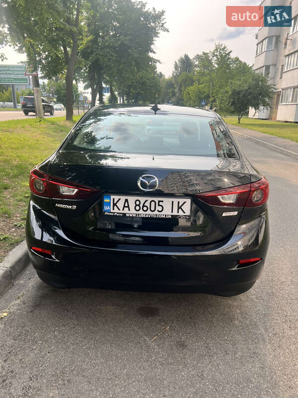 Седан Mazda 3 2018 в Киеве