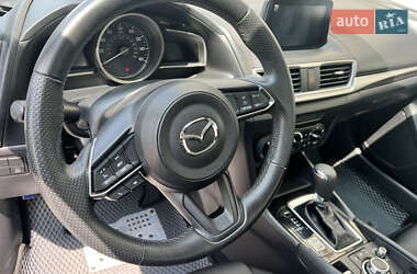Седан Mazda 3 2018 в 