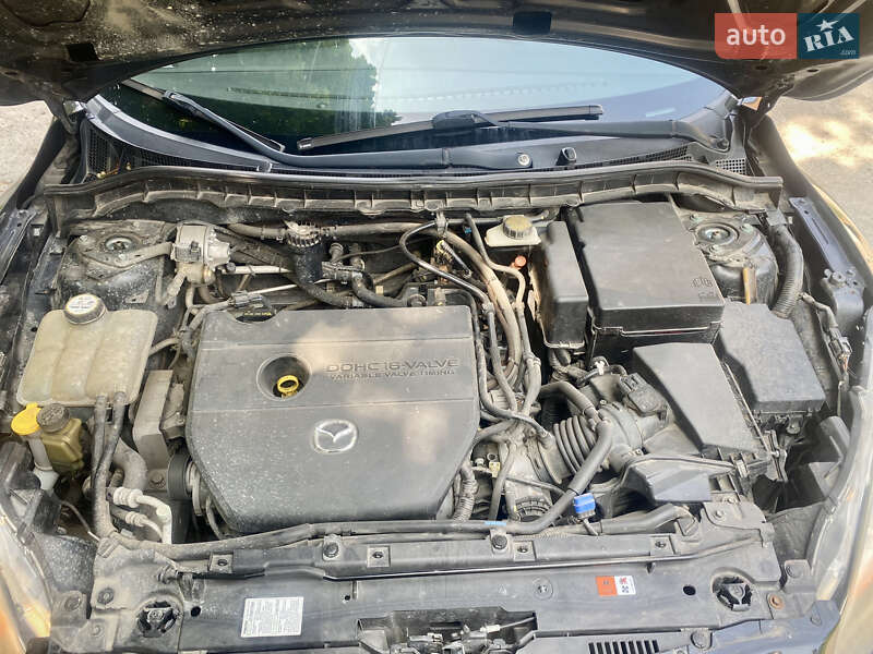 Седан Mazda 3 2010 в Умани