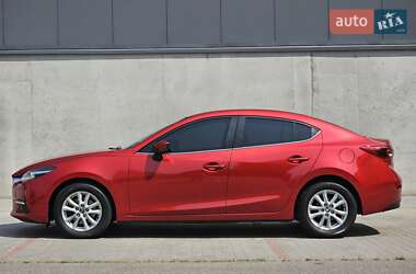 Седан Mazda 3 2017 в 