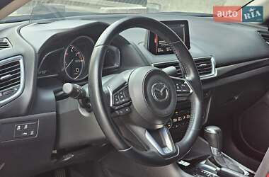 Седан Mazda 3 2017 в 