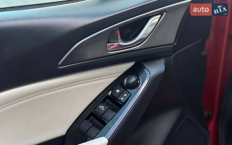 Седан Mazda 3 2017 в Ивано-Франковске