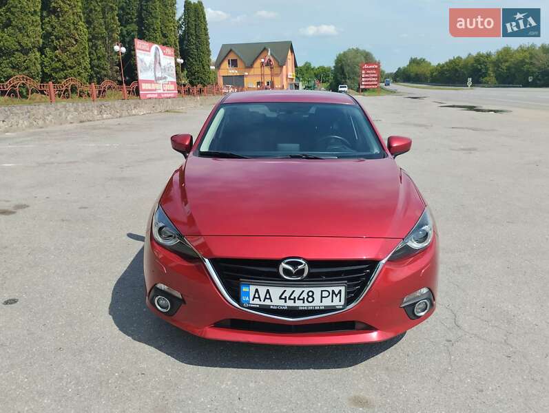 Хэтчбек Mazda 3 2016 в 