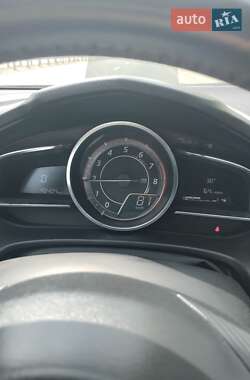 Хэтчбек Mazda 3 2016 в 