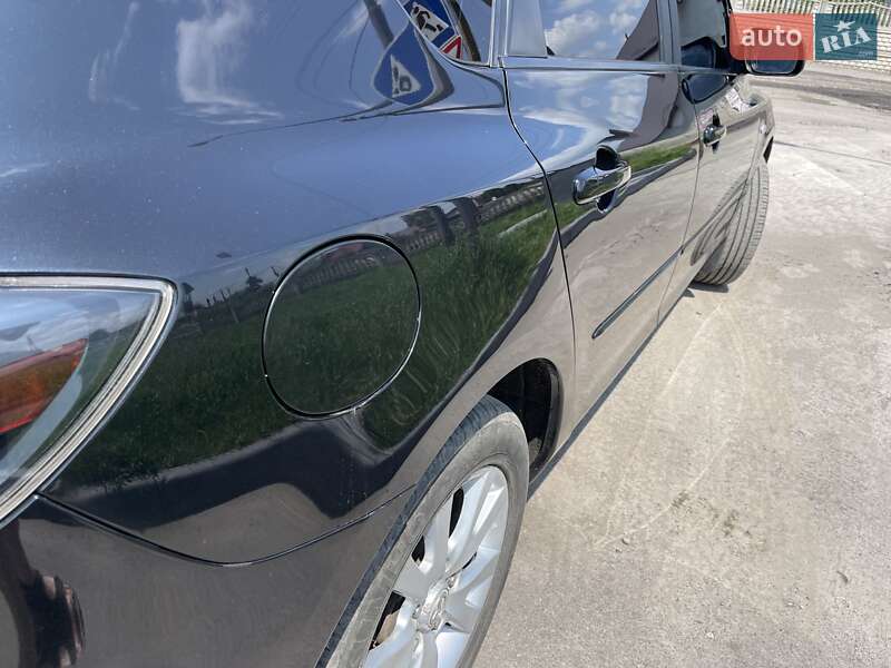 Хэтчбек Mazda 3 2007 в Остроге