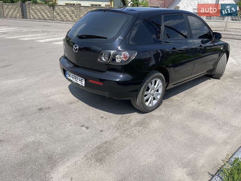 Хэтчбек Mazda 3 2007 в Остроге