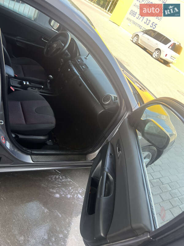 Хетчбек Mazda 3 2004 в Івано-Франківську