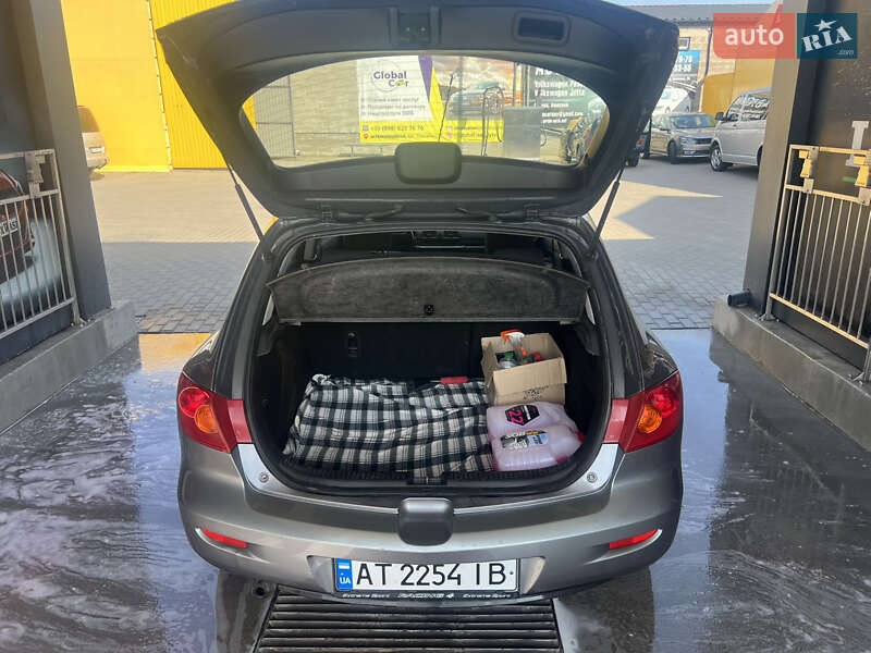 Хетчбек Mazda 3 2004 в Івано-Франківську