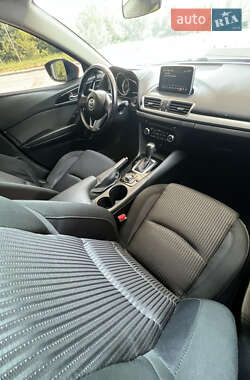 Седан Mazda 3 2015 в 