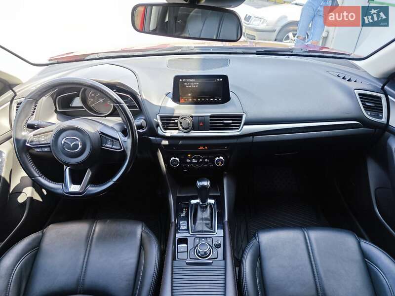 Седан Mazda 3 2017 в Киеве